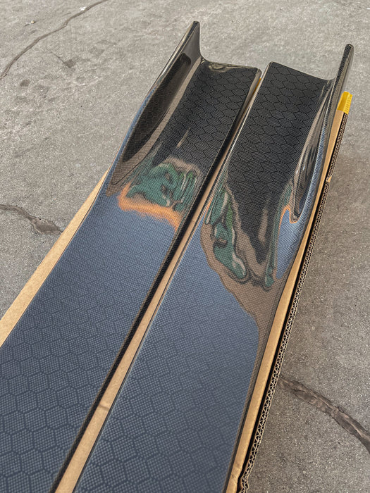 Q50 carbon fiber side skirts