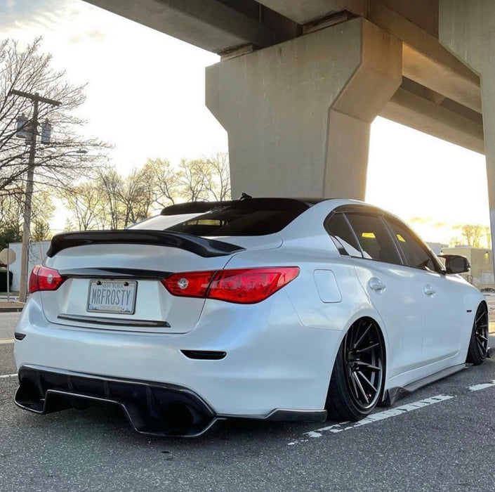 Q50 carbon fiber side skirts