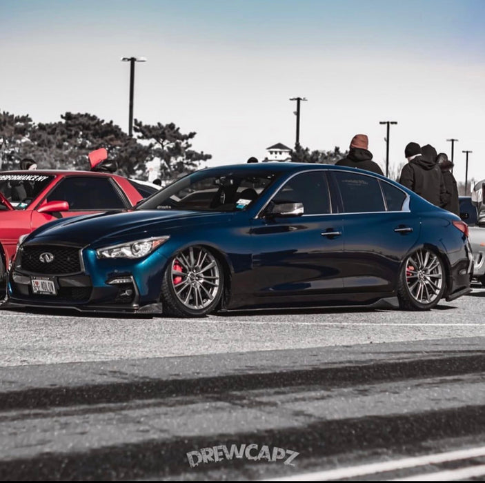 Q50 carbon fiber side skirts