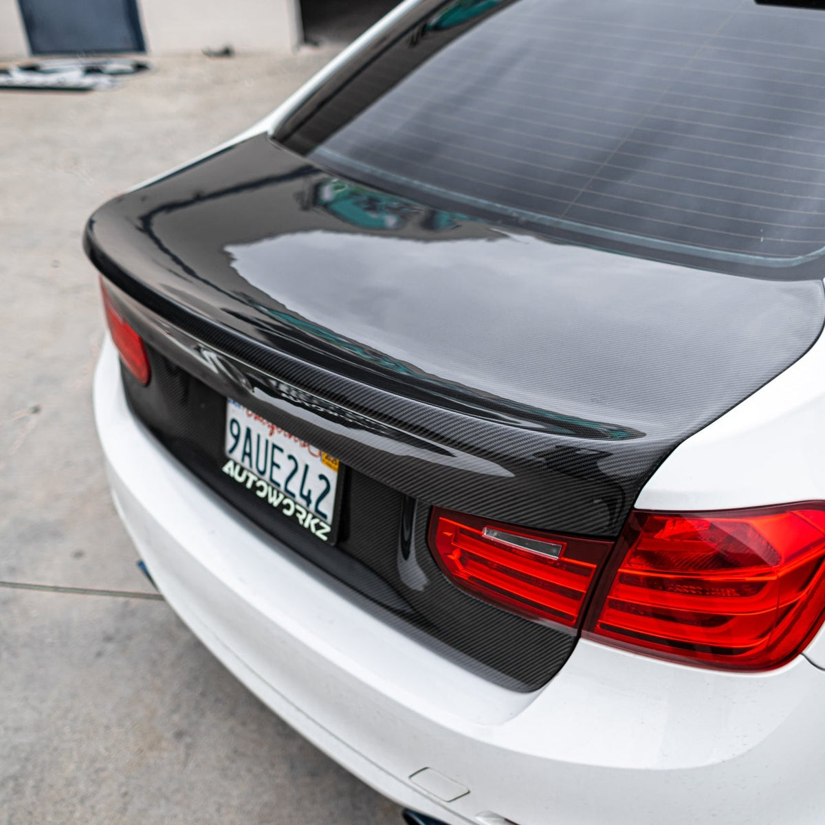 Carbon fiber trunk f30 discount