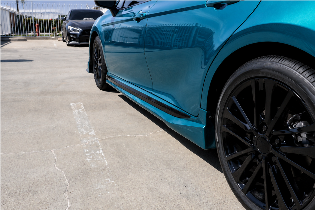 25-26 Toyota Camry Yofer 2-Tone Side Skirts