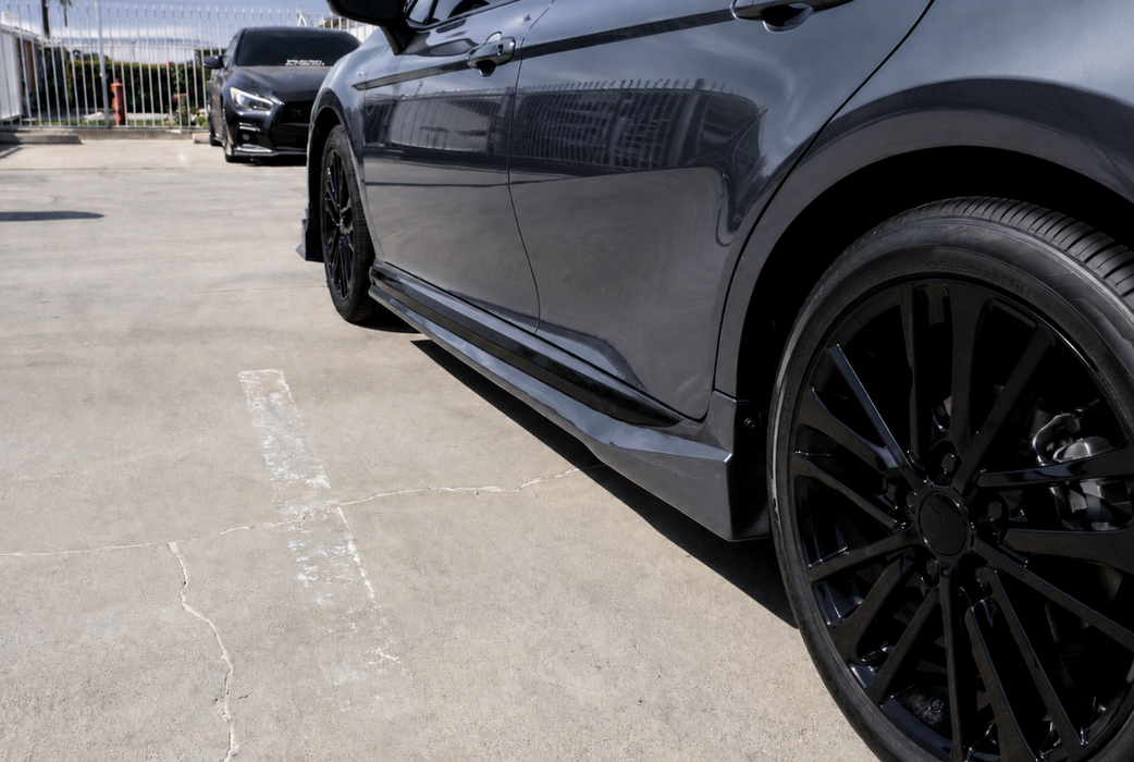 25-26 Toyota Camry Yofer 2-Tone Side Skirts