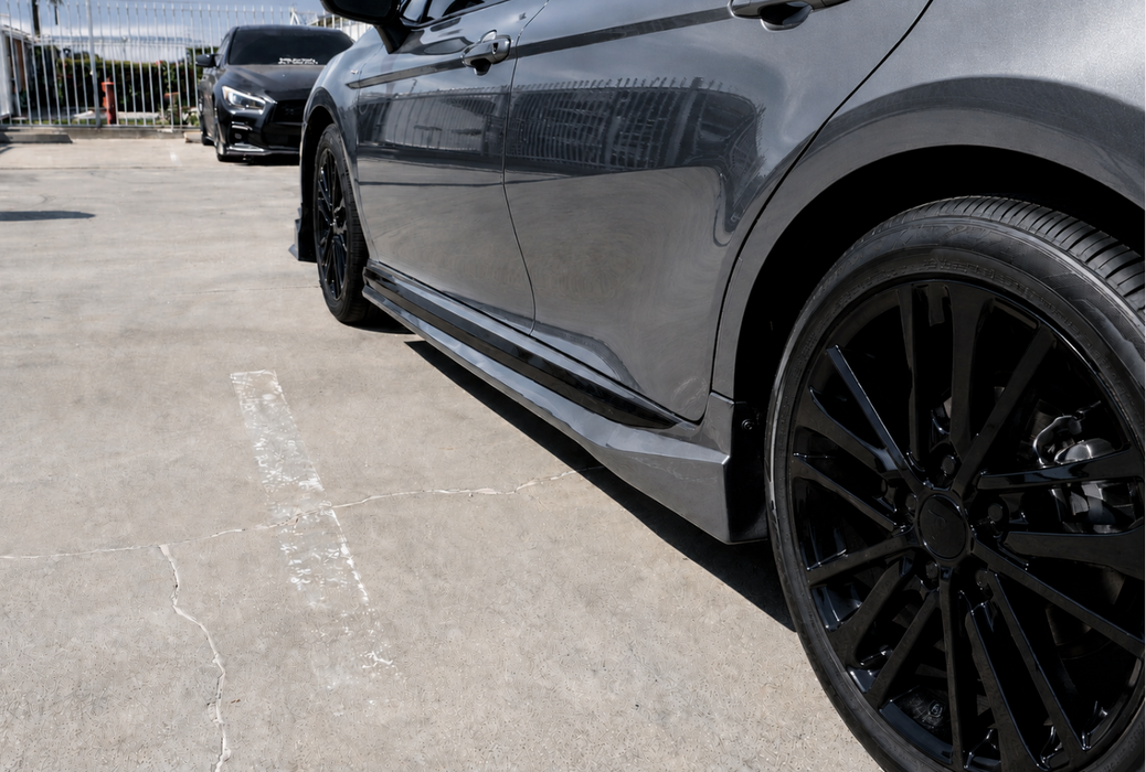 25-26 Toyota Camry Yofer 2-Tone Side Skirts
